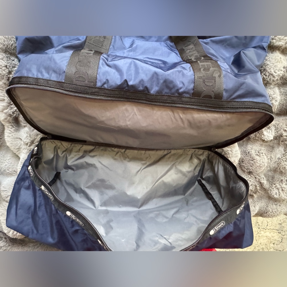LeSportSac Deep Blue Dakota Medium Deluxe Weekender Bag - Picture 4 of 10